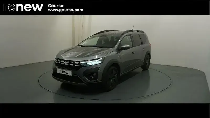 Usado Dacia Jogger Expression 140 CV (102 kW) 2025 Gris Monovolumen