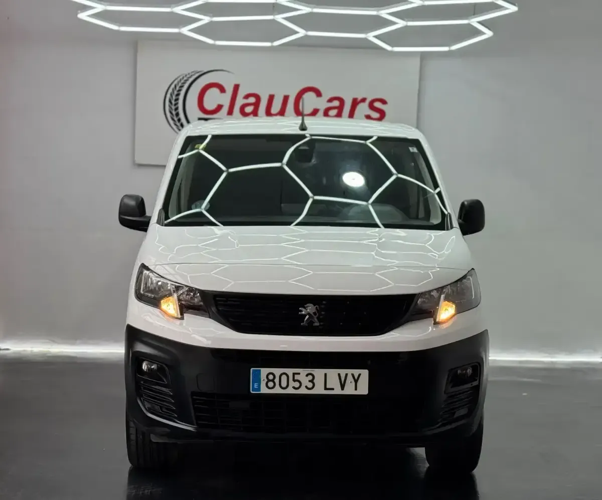 Usado Peugeot Partner S 130 CV (95 kW) 2022 Blanco Monovolumen