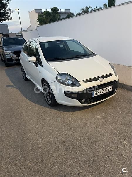 Usado Fiat Punto Dynamic 90 CV (66 kW) 2010 Blanco Berlina