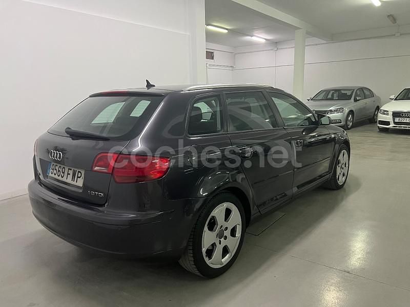 Usado Audi A3 Ambition 105 CV (77 kW) 2007 Gris / plata Berlina