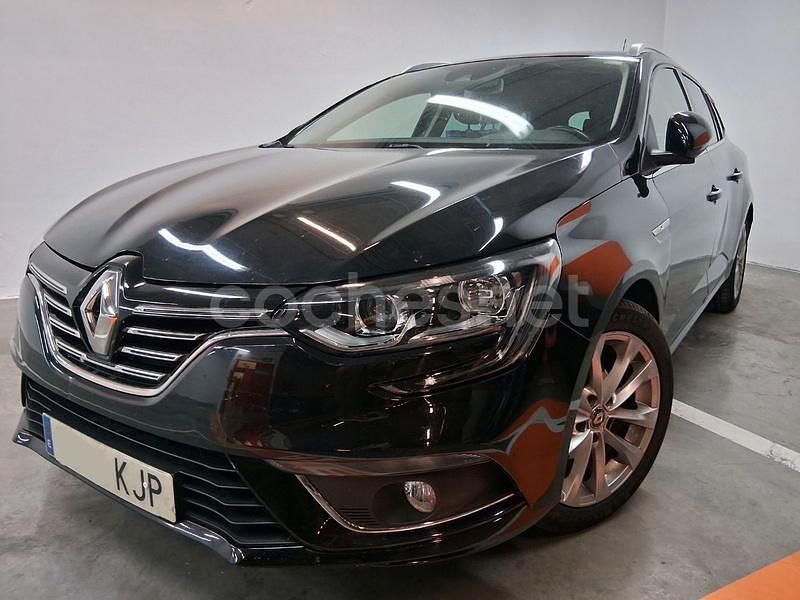 Usado Renault Mégane GrandTour LIMITED 132 CV (97 kW) 2018 Negro Familiar