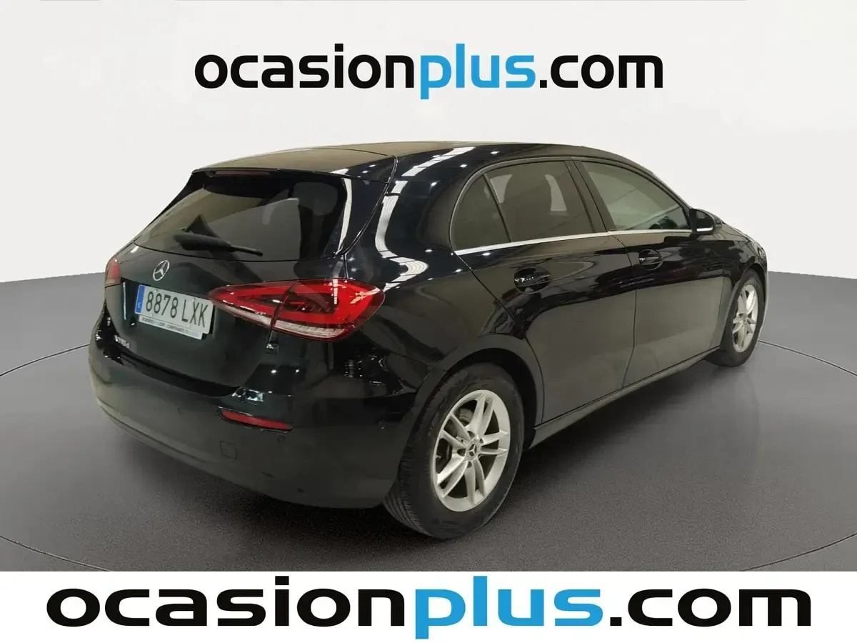 Usado Mercedes A180 116 CV (85 kW) 2019 Negro Utilitario