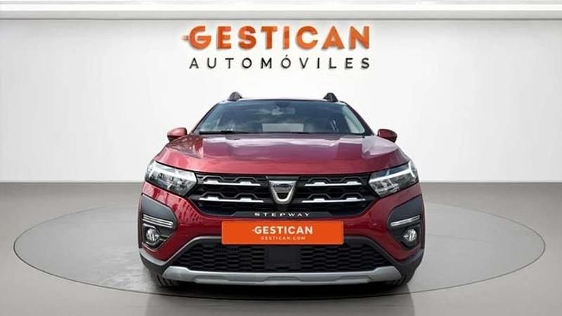 Usado Dacia Sandero Comfort 91 CV (66 kW) 2023 Rojo Utilitario