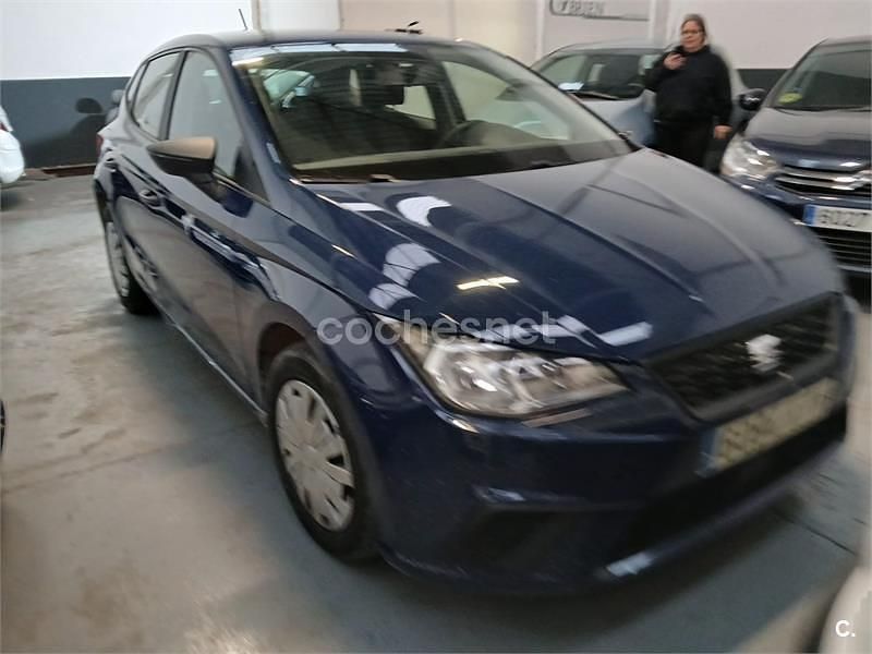 Usado Seat Ibiza Reference 95 CV (69 kW) 2019 Azul Berlina