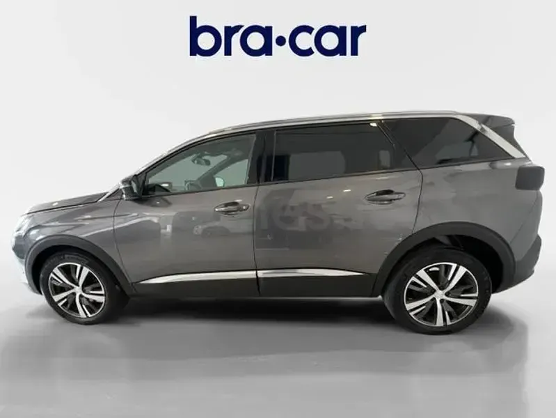 Usado Peugeot 5008 Allure 130 CV (95 kW) 2023 Gris SUV
