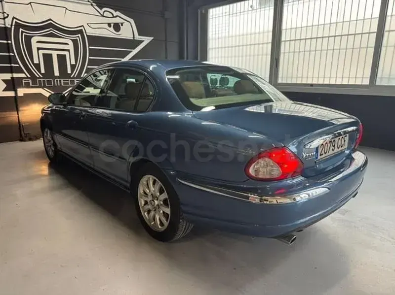Usado Jaguar X-type 196 CV (144 kW) 2002 Azul Berlina