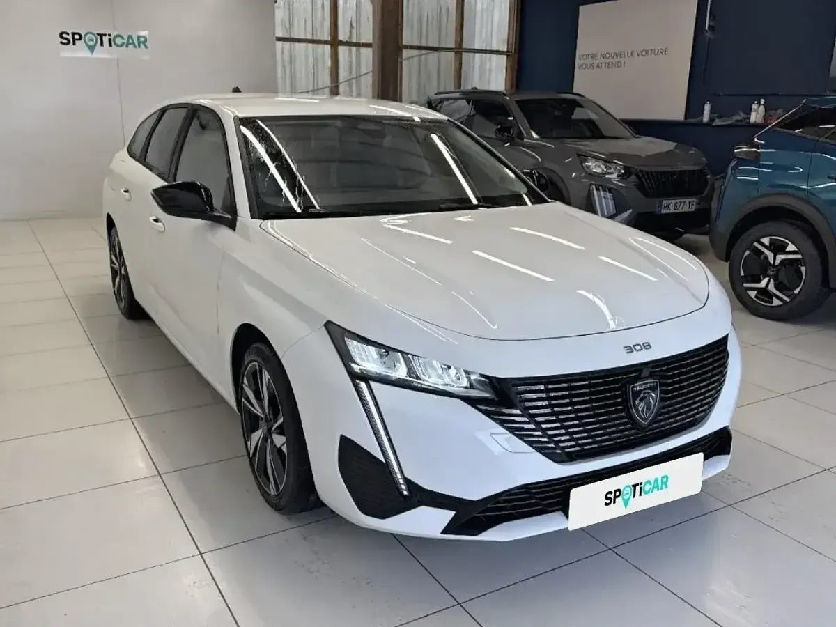 Usado Peugeot 308 Allure 130 CV (95 kW) 2024 Blanco Familiar