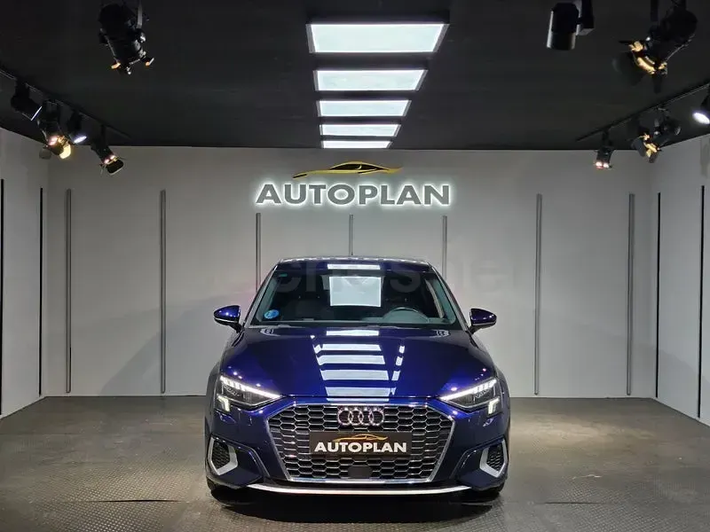 Usado Audi A3 110 CV (80 kW) 2023 Azul Berlina