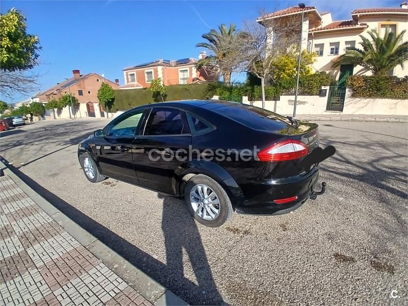 Usado Ford Mondeo Trend 140 CV (102 kW) 2009 Negro Berlina