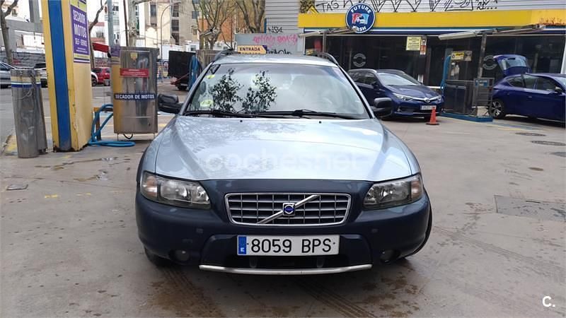 Usado Volvo XC70 200 CV (147 kW) 2001 Gris / plata Familiar