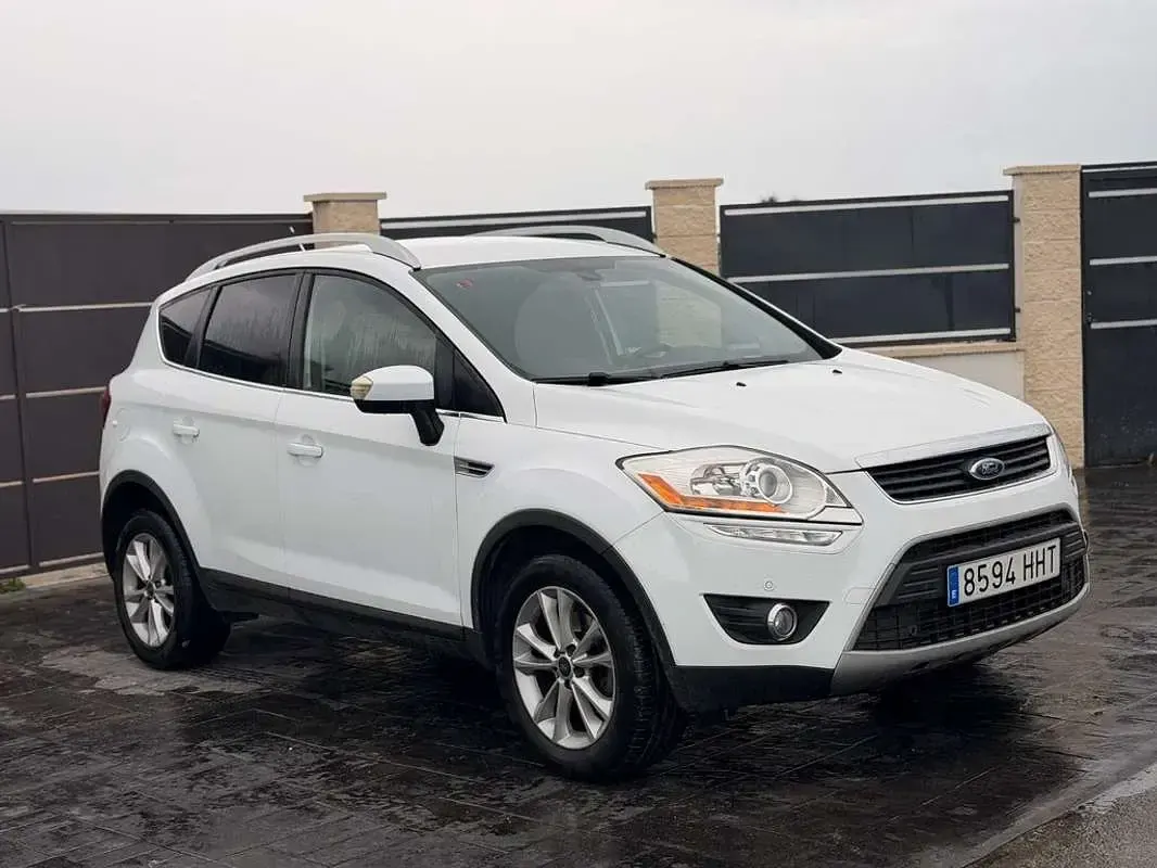 Usado Ford Kuga Titanium 163 CV (119 kW) 2012 Blanco SUV