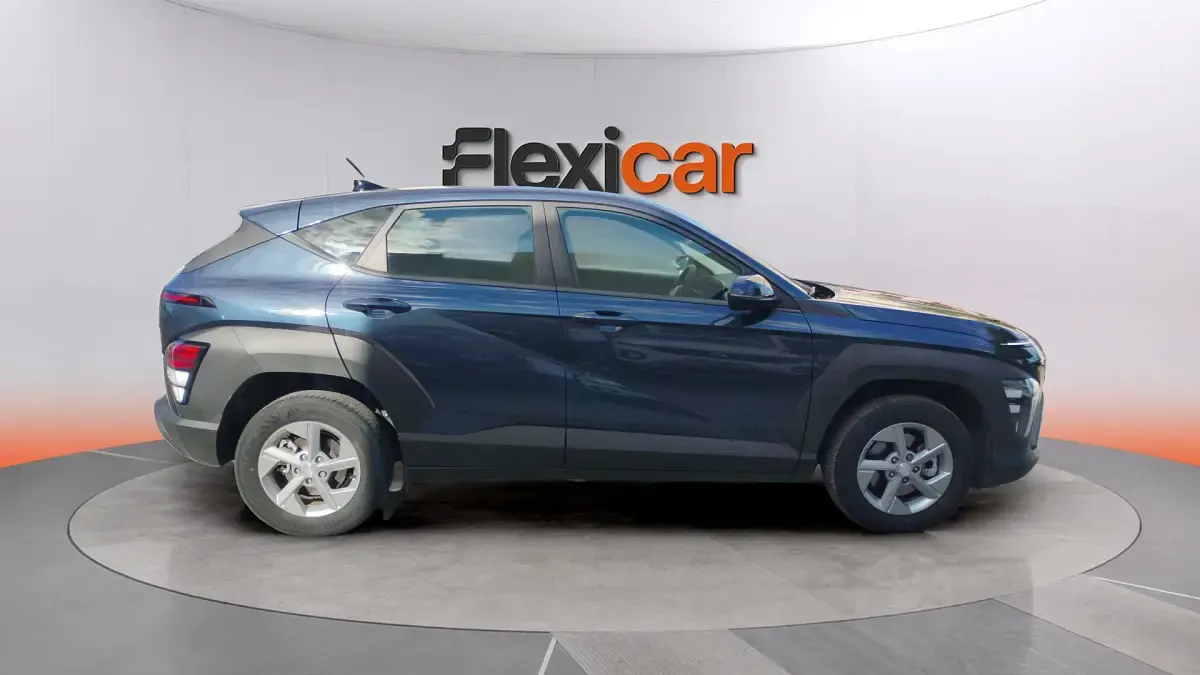 Usado Hyundai Kona 120 CV (88 kW) 2024 Gris SUV