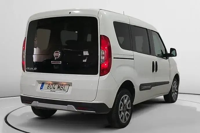 Usado Fiat Doblò Trekking 120 CV (88 kW) 2022 Monovolumen