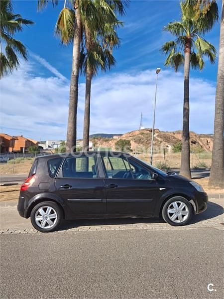 Usado Renault Scénic II Dynamique 105 CV (77 kW) 2008 Negro Monovolumen
