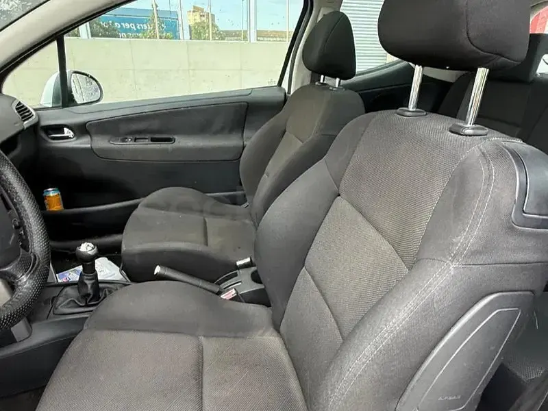 Usado Peugeot 207 95 CV (69 kW) 2008 Blanco Berlina