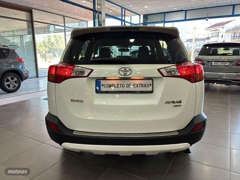 Usado Toyota RAV4 Edition 150 CV (110 kW) 2015 Blanco SUV