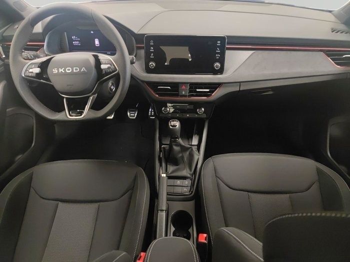 Nuevo Skoda Kamiq Sport 115 CV (84 kW) 2025 Azul SUV