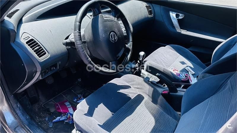 Beige Usado 2005 Nissan Primera Visia Berlina | 400 € (Super precio) - Imagen 1/4