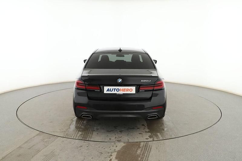 Usado BMW 520 M Sport 201 CV (147 kW) 2022 Negro Berlina