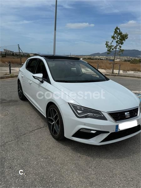 Usado Seat Leon FR 130 CV (95 kW) 2019 Blanco Berlina