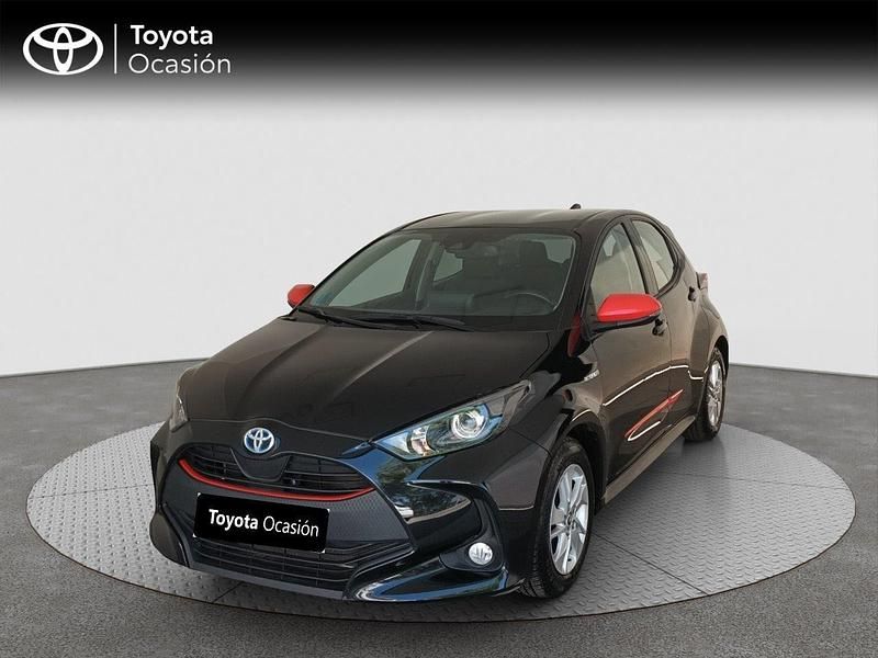 Negro Usado 2021 Toyota Yaris Hybrid Active Berlina | 19.300 € (Precio justo) - Imagen 1/4