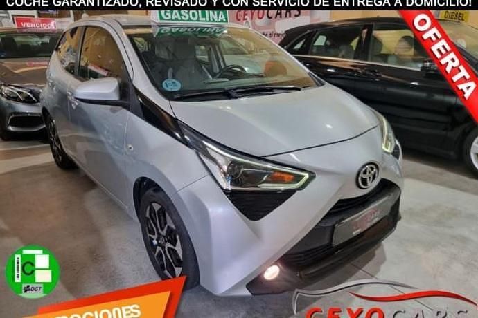Gris / plata Usado 2020 Toyota Aygo X-play Utilitario | 11.800 € (Un poco caro) - Imagen 1/3