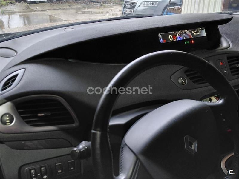 Usado Renault Scénic III LIMITED 110 CV (80 kW) 2015 Gris / plata Monovolumen