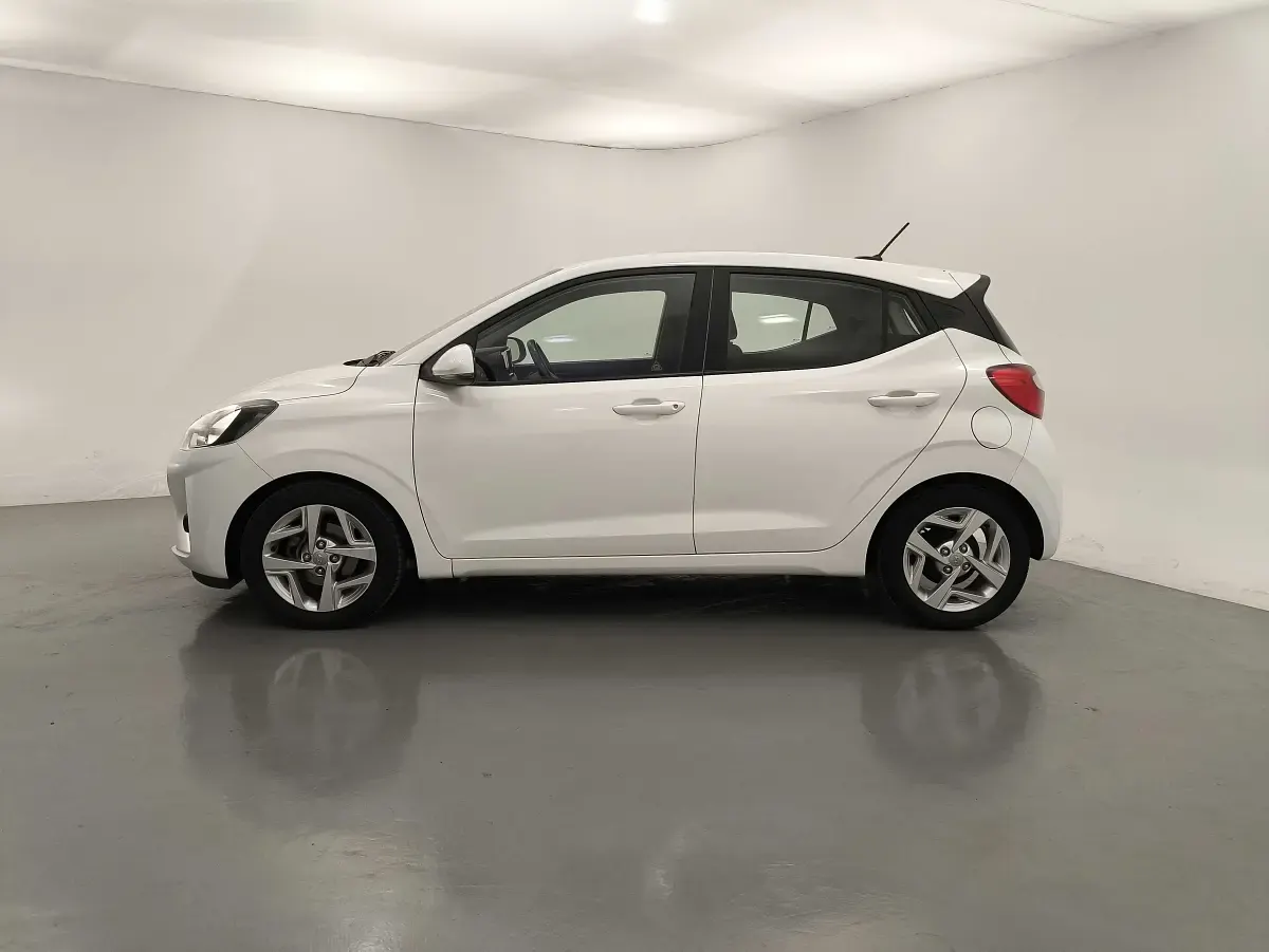 Usado Hyundai i10 67 CV (49 kW) 2022 Blanco Utilitario