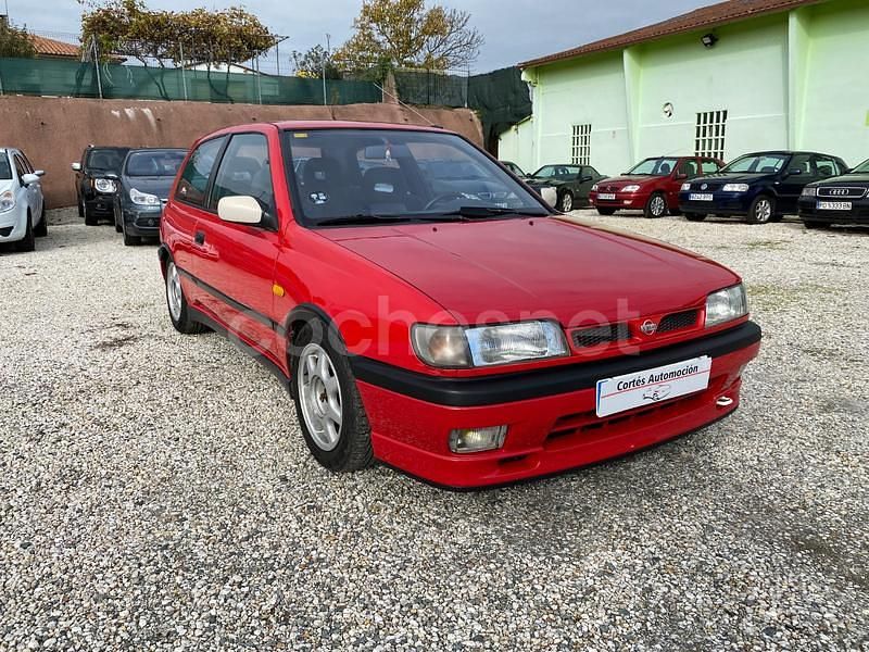 Usado Nissan Sunny 142 CV (104 kW) 1992 Granate Berlina