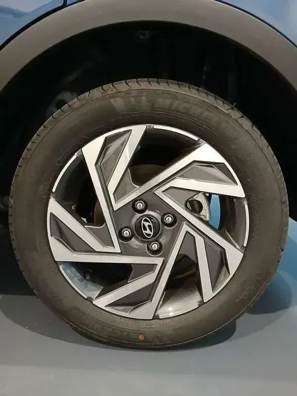 Usado Hyundai Bayon 90 CV (66 kW) 2026 Azul SUV
