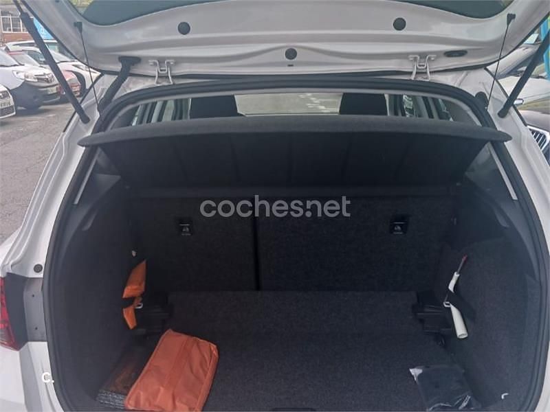 Usado Seat Arona Style 110 CV (80 kW) 2022 Blanco SUV
