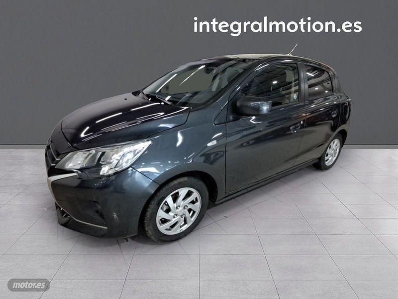Negro Usado 2024 Mitsubishi Space Star Motion Berlina | 13.900 € (Precio justo) - Imagen 1/4