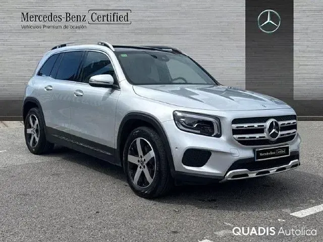 Käytetty Mercedes GLB220 190 HP (139 kW) 2022 Hopea Katumaasturi