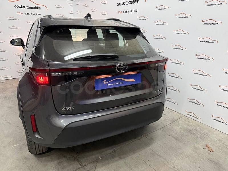 Usado Toyota Yaris Cross 116 CV (85 kW) 2025 Gris / plata SUV