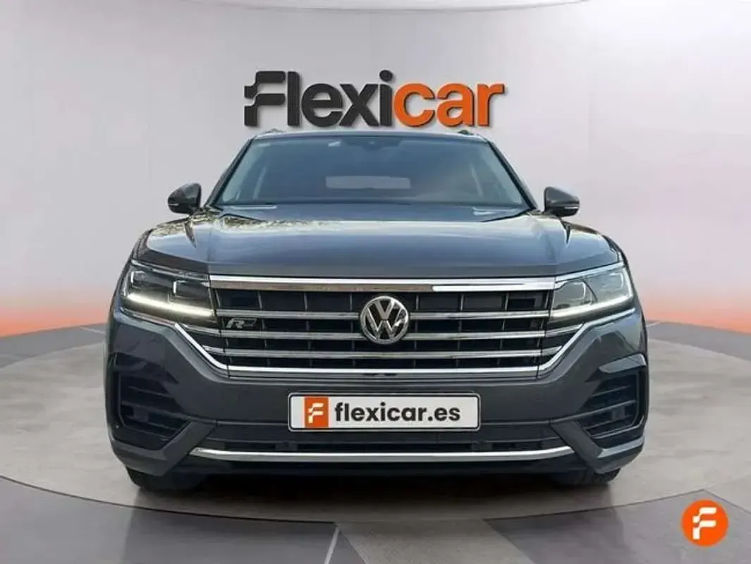 Usado VW Touareg R-line 286 CV (210 kW) 2020 Gris SUV
