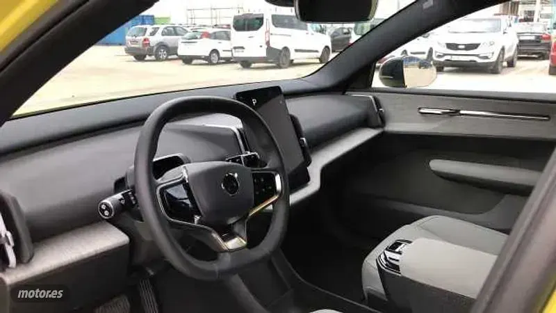 Nuevo Volvo EX30 Plus 200 kW (272 CV) 2025 Amarillo SUV