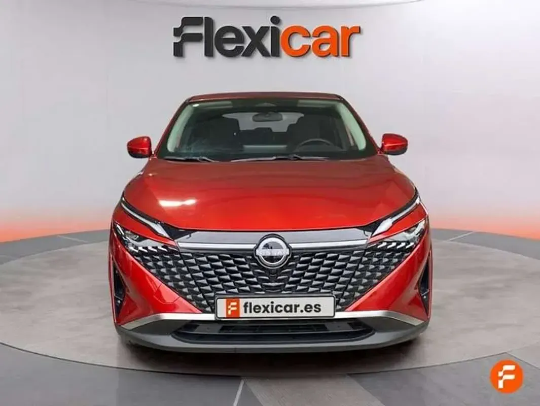 Usado Nissan Qashqai Acenta 140 HP (102 kW) 2025 Vermelho SUV