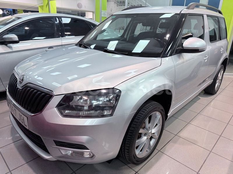 Gris / plata Usado 2015 Skoda Yeti Ambition SUV | 11.490 € (Precio justo) - Imagen 1/4