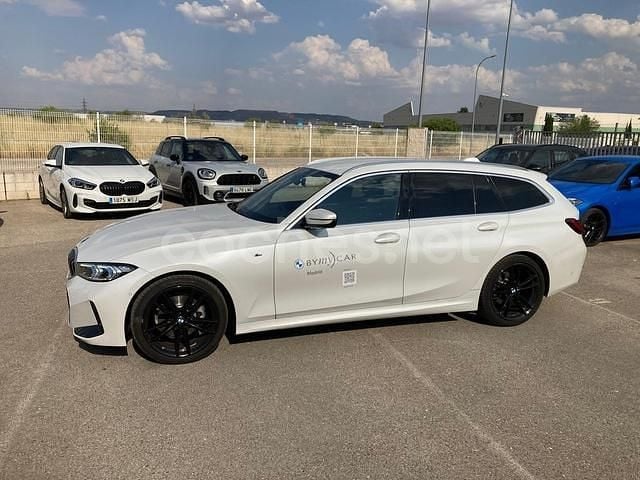 Blanco Usado 2024 BMW 320e Comfort Edition Familiar | 44.900 € (Un poco caro) - Imagen 1/4