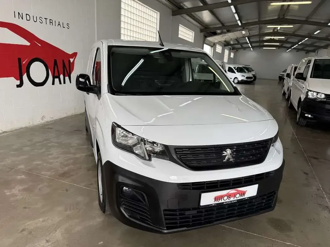 Usado Peugeot Partner S 102 CV (75 kW) 2024 Blanco Monovolumen