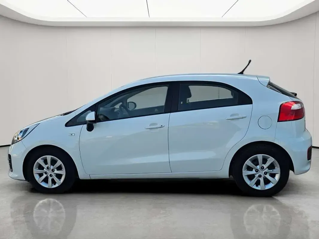 Usado Kia Rio 84 CV (61 kW) 2016 Blanco Utilitario