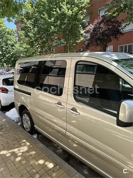 Usado Fiat Doblò Emotion 135 CV (99 kW) 2014 Amarillo Monovolumen