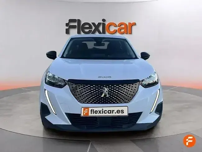 Usado Peugeot 2008 Active 110 CV (80 kW) 2022 Blanco SUV