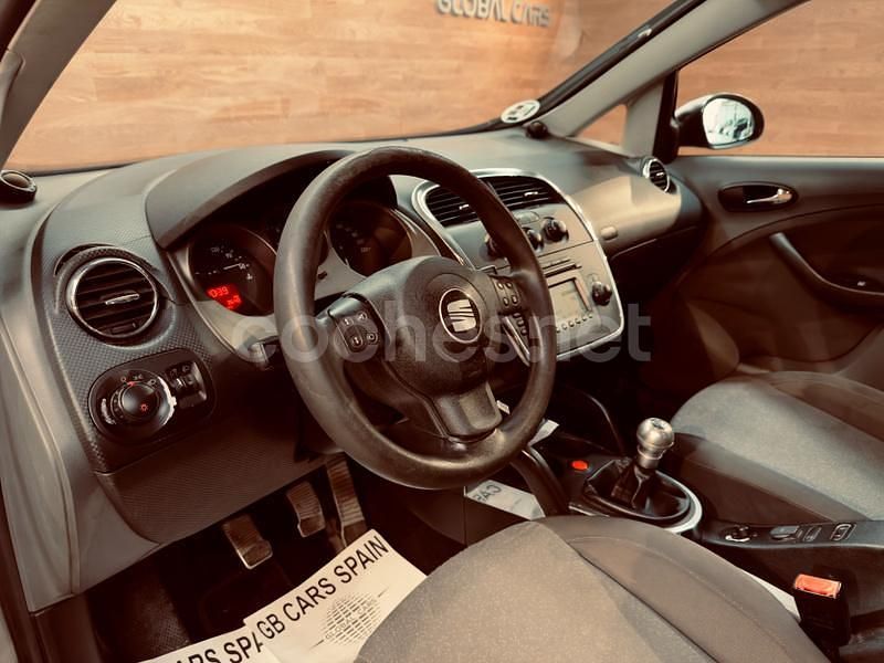 Usado Seat Altea 102 CV (75 kW) 2005 Gris / plata Monovolumen