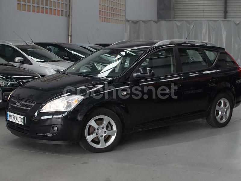 Negro Usado 2008 Kia Ceed Active Familiar | 9100 € (Precio justo) - Imagen 1/4