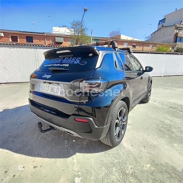 Usado Jeep Avenger Summit 100 HP (73 kW) 2024 Preto SUV