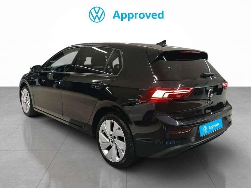 Usado VW Golf VIII 116 CV (85 kW) 2025 Negro Utilitario