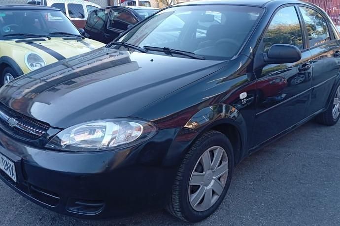 Usado Chevrolet Lacetti 109 CV (80 kW) 2004 Negro Berlina