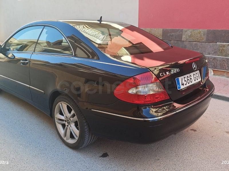 Usado Mercedes CLK220 Elegance 150 CV (110 kW) 2008 Negro Coupe