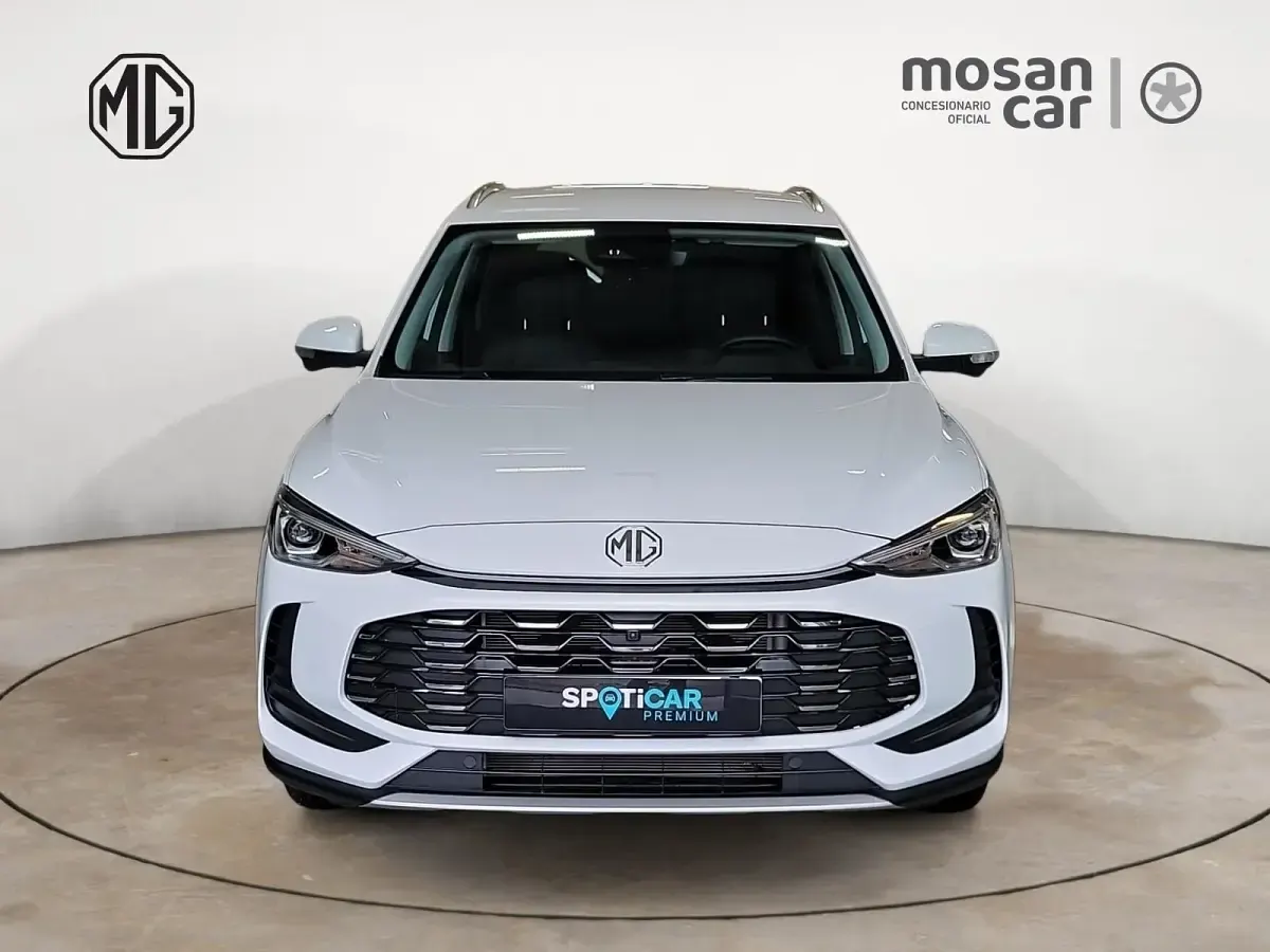 Usado MG ZS Luxury 197 CV (144 kW) 2024 Blanco dover SUV